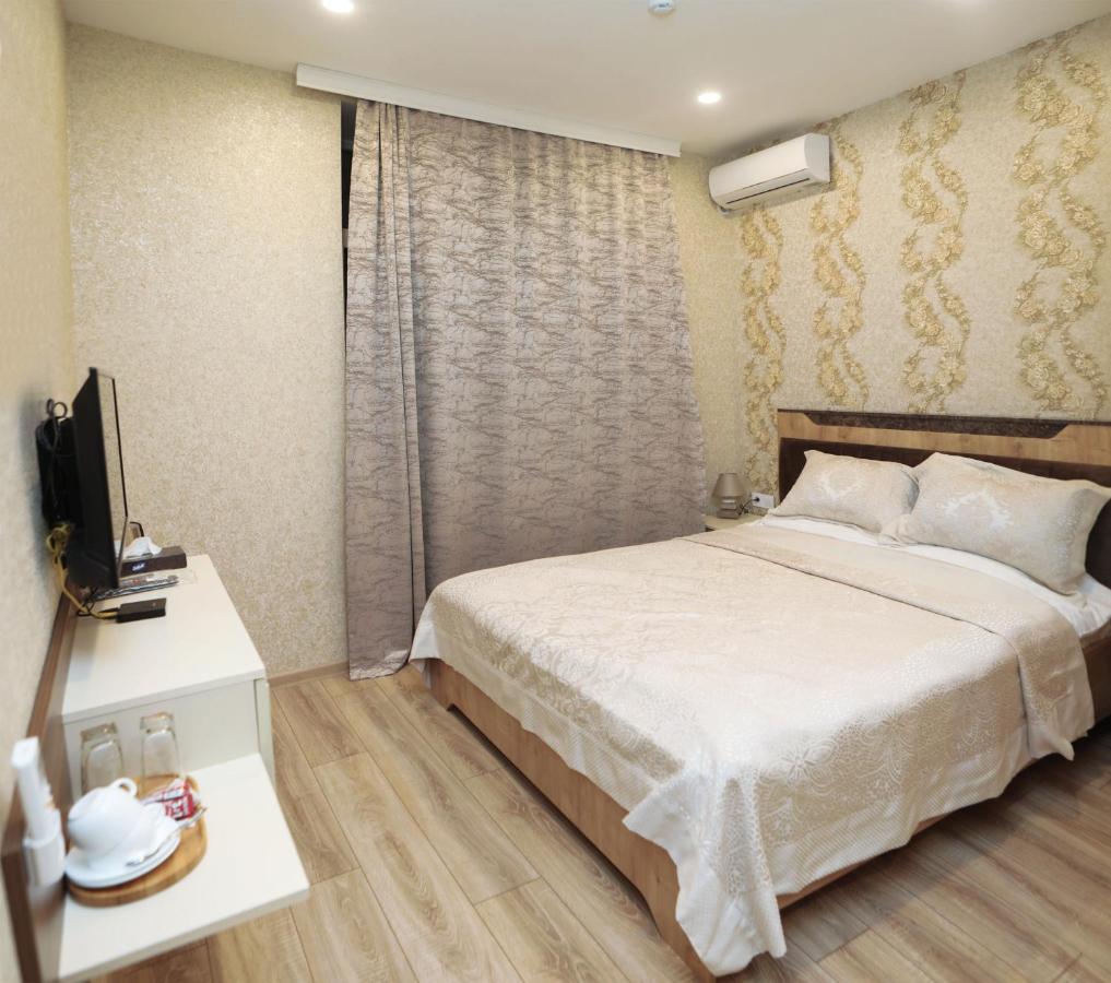 Midcity Hotel Baku Exteriör bild