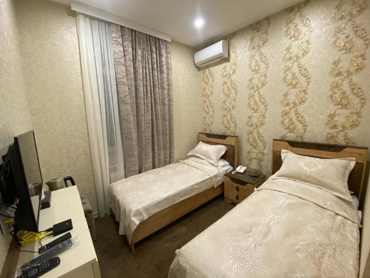 Midcity Hotel Baku Exteriör bild