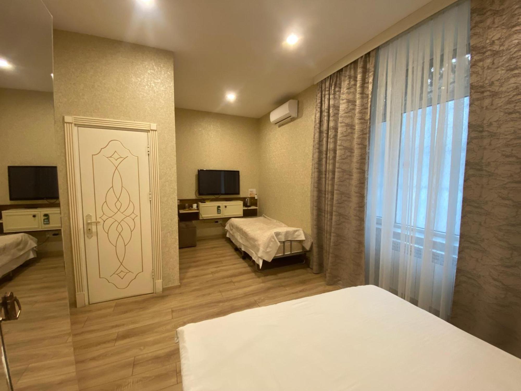 Midcity Hotel Baku Exteriör bild